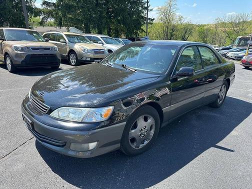 Black Onyx 2001 Lexus ES 300 Base