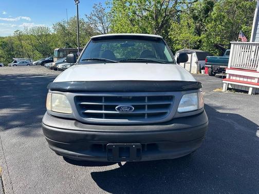Oxford White Clearcoat 2000 Ford F-150 Work 2dr Standard Cab LB RWD