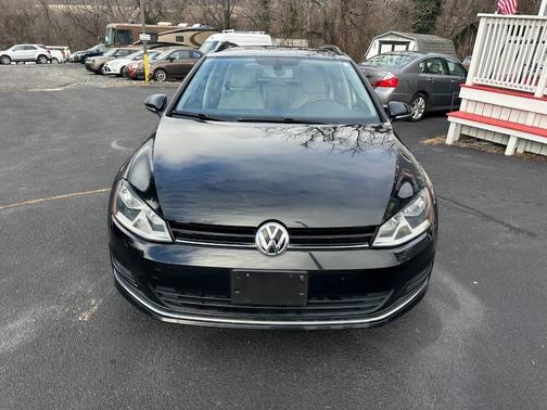 2015 Volkswagen Golf SportWagen TDI SE 4-Door