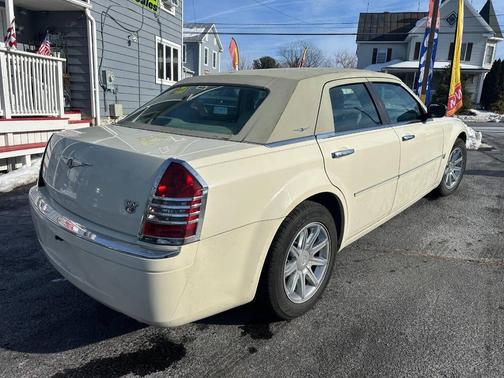 2006 Chrysler 300C Base