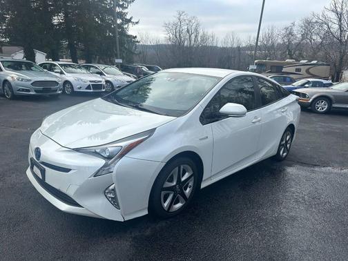 2017 Toyota Prius Four Touring