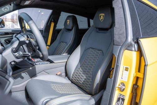 2024 Lamborghini Urus S