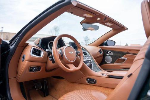 2022 Aston Martin DB11 Volante