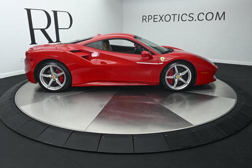 Red 2018 Ferrari 488 GTB Base