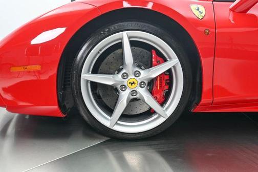 Red 2018 Ferrari 488 GTB Base