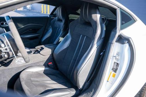 2020 Aston Martin Vantage Base