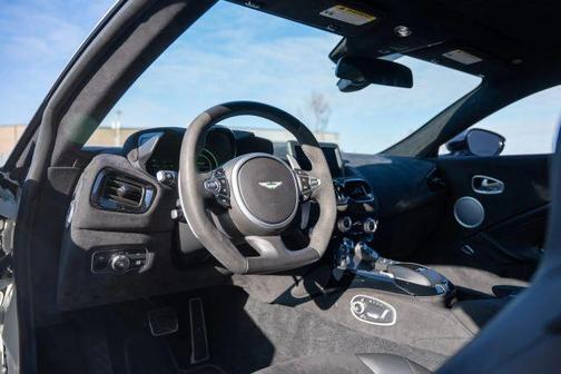 2020 Aston Martin Vantage Base