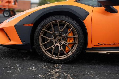 2024 Lamborghini Huracan Sterrato Base