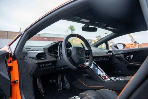 2024 Lamborghini Huracan Sterrato Base