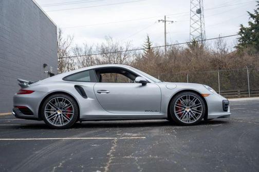 2017 Porsche 911 Turbo