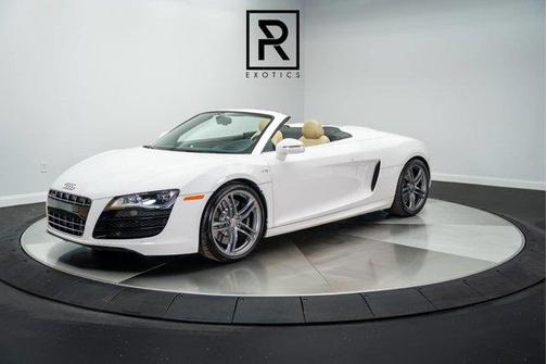 White 2011 Audi R8 5.2 quattro Spyder