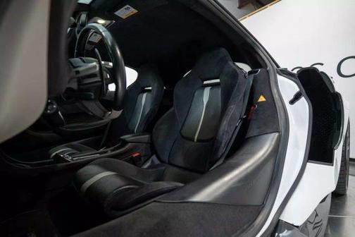 2016 McLaren 570S Base