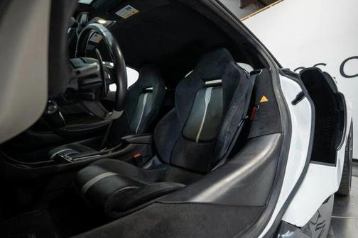 2016 McLaren 570S Base