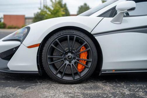 2016 McLaren 570S Base