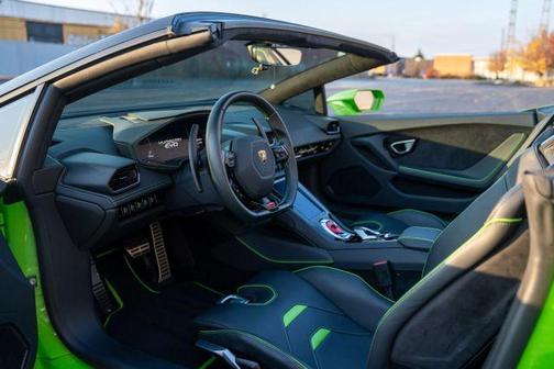 2022 Lamborghini Huracan EVO Base