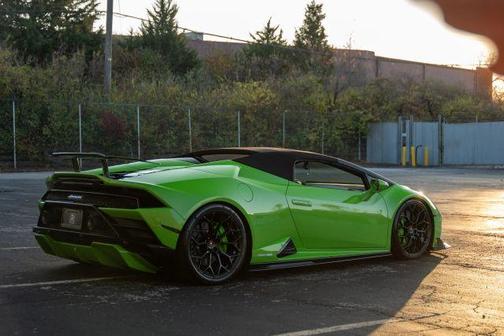 2022 Lamborghini Huracan EVO Base