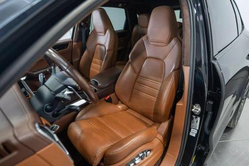 2021 Porsche Cayenne Turbo