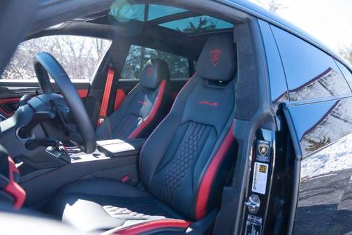 2024 Lamborghini Urus S