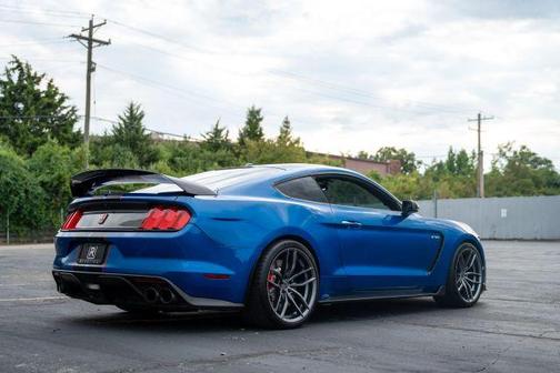 2017 Ford Shelby GT350 Base