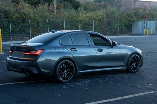 2022 BMW 330 i xDrive