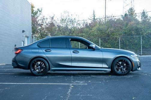 2022 BMW 330 i xDrive