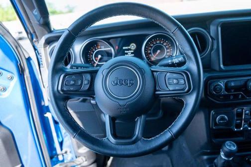 2021 Jeep Gladiator Sport