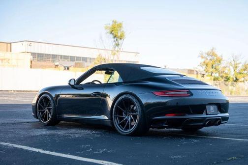 2018 Porsche 911 Carrera