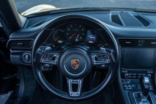 2018 Porsche 911 Carrera