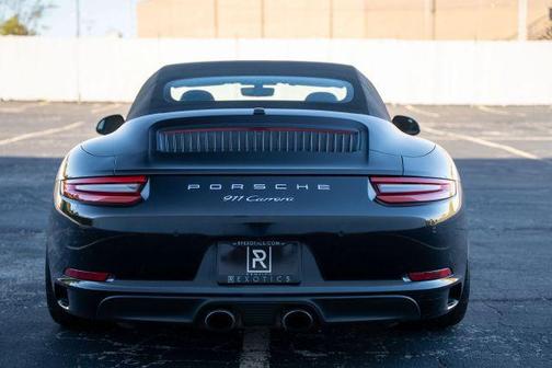 2018 Porsche 911 Carrera