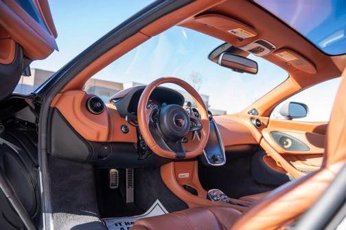 2017 McLaren 570GT Base