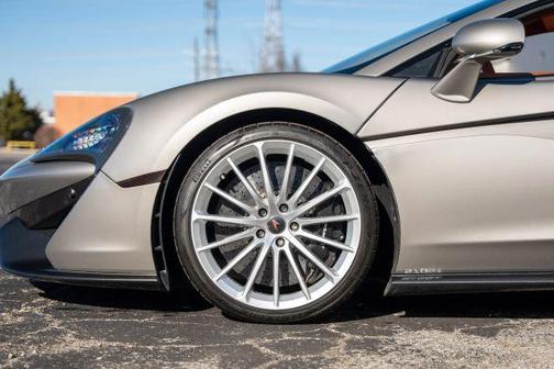 2017 McLaren 570GT Base