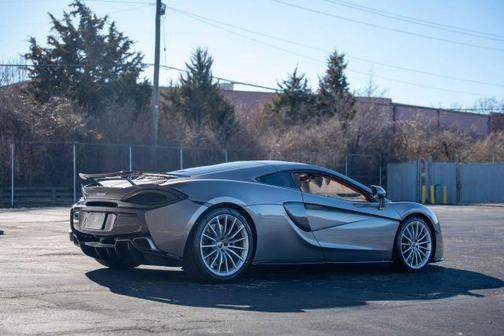 2017 McLaren 570GT Base
