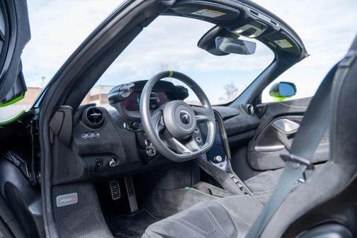 2024 McLaren 750S Base