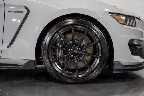 2016 Ford Shelby GT350 Base