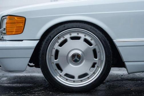 1987 Mercedes-Benz S-Class 560SEC