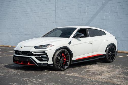 2021 Lamborghini Urus 