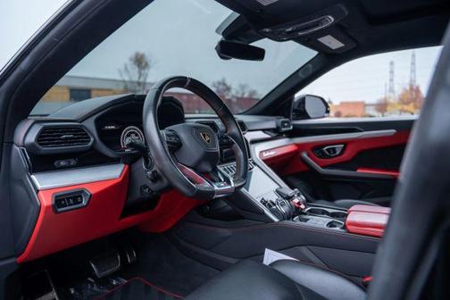 2020 Lamborghini Urus Base