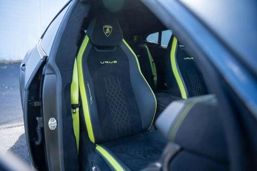 2024 Lamborghini Urus Performante