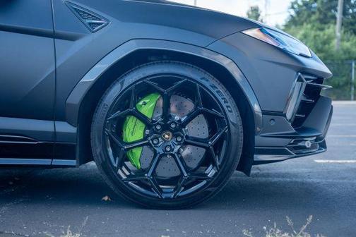 2024 Lamborghini Urus Performante