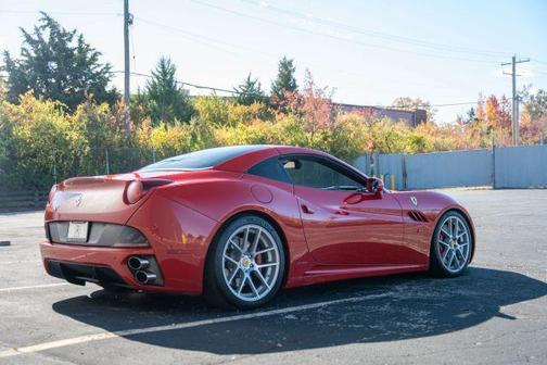 2013 Ferrari California Base