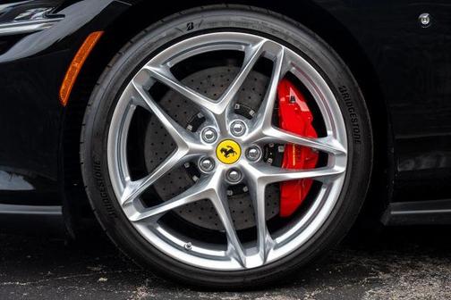 2025 Ferrari Roma Spider Base