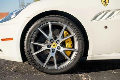 2014 Ferrari California Base