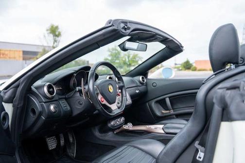 2014 Ferrari California Base