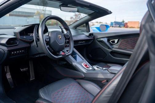 2020 Lamborghini Huracan EVO Base