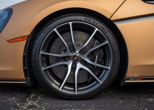 2016 McLaren 570S Base