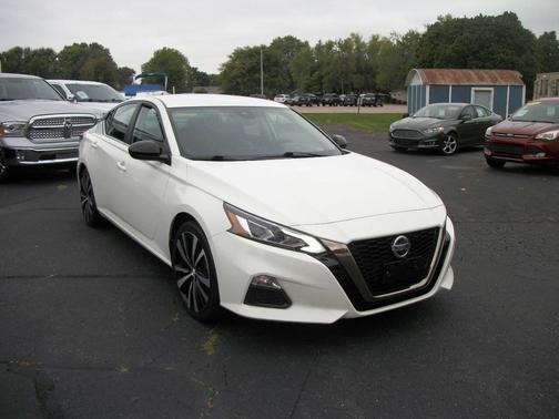 2021 Nissan Altima SR FWD