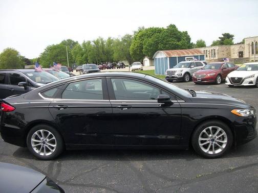 Black 2020 Ford Fusion SE