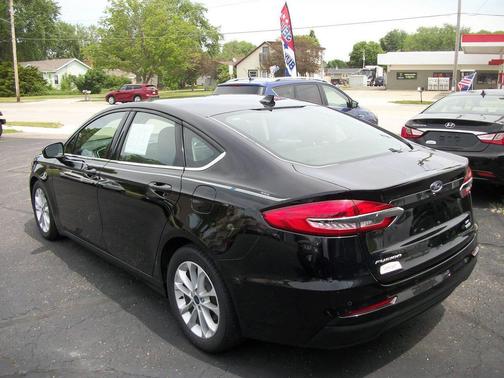 Black 2020 Ford Fusion SE