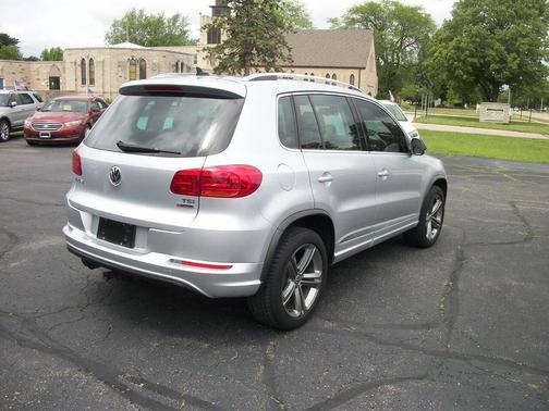 Reflex Silver Metallic 2017 Volkswagen Tiguan 2.0T S 4MOTION