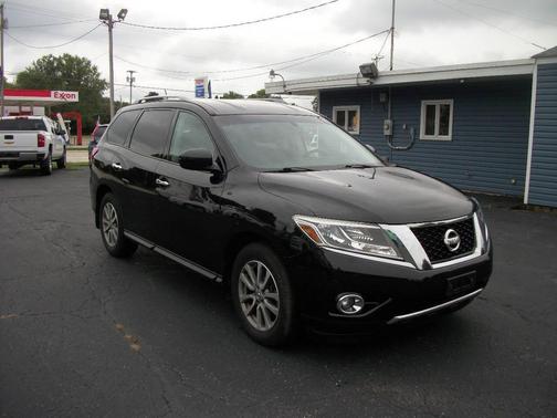 2016 Nissan Pathfinder SV